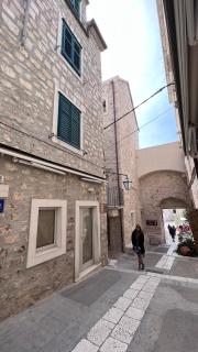 Tudor Apartments Hvar Old Town Groda, City Center for 4 Guests - 3