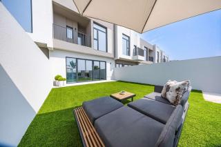 Free housekeeping visits during your stay - StayShort - Exceptional 3 Bedroom Villa in Emaar South that Sleeps 8 - 7