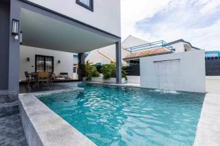 Newly Dec Villa Pool Table KTV BBQ Terrace outdoor 5BR Swimming Pool - 1