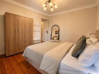 10 Min to Cairo Airport - Cozy Apartment 2 BR - 3 Beds - WIFI - 2