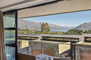 Lakeview Luxury Alpine Retreat - 0