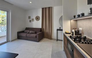 Awesome Home In Crotone With Private Swimming Pool, Can Be Inside Or Outside - 7