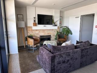Lakeview Luxury Alpine Retreat - 3