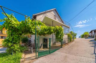 Family Friendly Apartment With Parking - Happy Rentals - Zagabria - 1