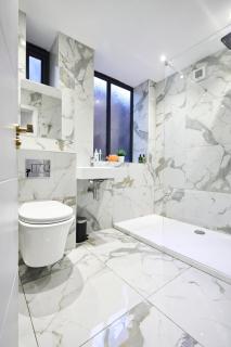 Spacious Luxury 3 Bed Flat in Westbourne Sleeps 10 - 1