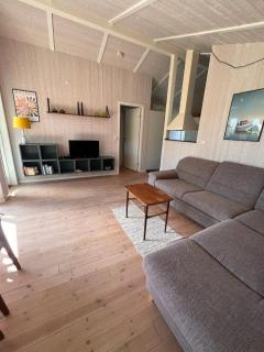 Cozy Holiday Home Near The Beach - 4