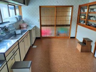 Private Guesthouse in the Charming Fishing Village of Sai – Whole House Rental - 5
