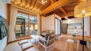 Gangneung Harang Hanok Pool Villa - 7