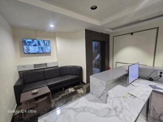 Hotel Saffron - 3