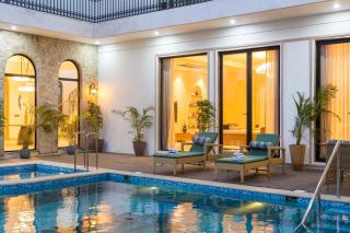 ELIVAAS Prive Heaven Farm Pet-friendly 6-BHK Manor With Private Pool, Gazebo, Indoor Bar, Jacuzzis & Garden - 5