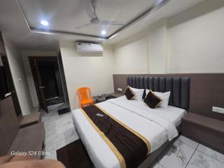 Hotel Saffron - 8