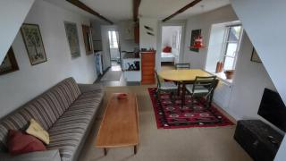 Cosy 70S-Style Holiday Apartment - 7