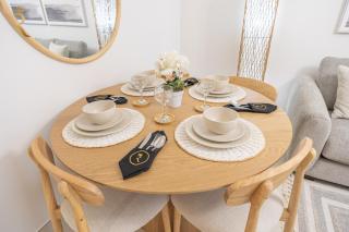 Stylish 2BR - City Chic Elegant Luxe Escape - Abu Dhabi - 1