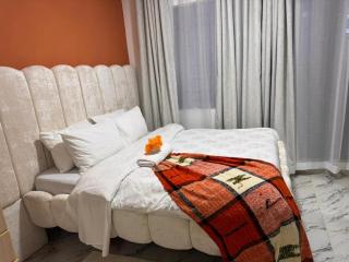 MG's Sunrise Studio Apartment with Balcony & Mt Kenya Views - 3