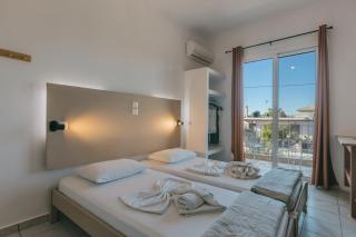 Shanti Studios & Apartments - 3