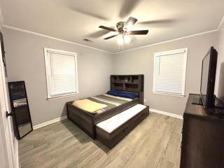 Blue Oval 10 Min - Country Home 3 Bed 1 Bath-Sleeps 5-6 - 6