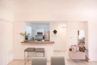 Cozy Apartment in Paphos Beautiful Complex - 4