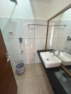 Rio Rooms Near Iqra hospital Calicut - 1