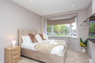 5Bed • Free Van Parking • No LEZ • Long Stay Rates - 3