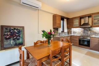 Seaside Getaway - Aelia Villa's Dreamy Paradise - 4