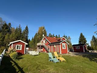 House with a lake view - 5