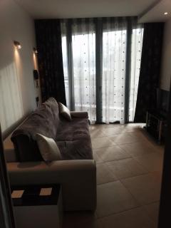 Apartment Sleeps 2 with Pool & Balcony - 1