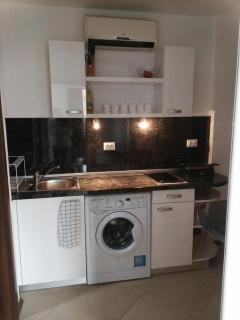 Apartment Sleeps 2 with Pool & Balcony - 3