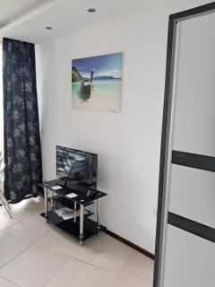 Apartment Sleeps 2 with Pool & Balcony - 2