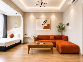 The Manor - Quiet, Comfortable & Central Studio with Pool Access - 0