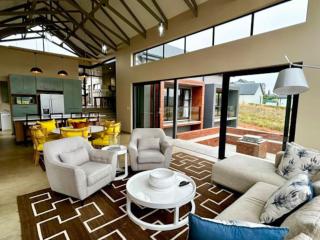 Highland Gate Golf Estate Boma Mountain Views - 3