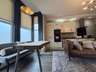 Summer Suite - 4