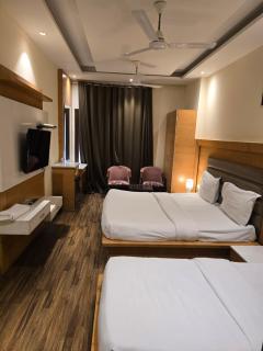 my divine hotel - 7