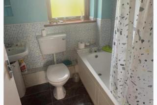 North Dublin 2-Bed House Sleeps 4 - 7