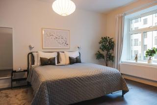 Super Central King bed Spacious & Calm WiFi - 7