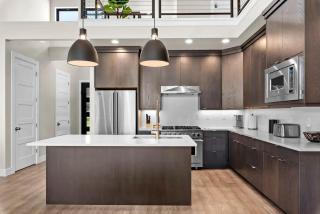 Luxury 5BR Townhome with 2 Garages Near Skiing & Outdoor Adventures - 9