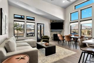 Modern 3BR Mountain Townhouse Near Ski Lifts with Fire Pit & Garage - 5