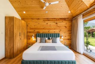 Alora in the Hills Pet-friendly with Shared Garden, Pergola Lounge, & TT Table - 2