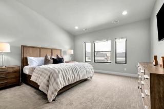 Luxury Mountain Townhouse with Hot Tub, Fire Pit & Ski Access Near Deer Valley - 7
