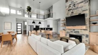 Luxury Mountain Townhouse with Hot Tub, Fire Pit & Ski Access Near Deer Valley - 3