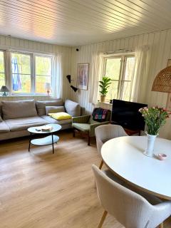 Charming Cottage Near Beach - 7