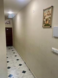 Hotel Grand - 600 Meters From Kaal Bhairav Temple & 700 meters from Kashi Vishwanath Temple - 3