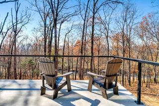 Secluded Riverfront Cabin with Scenic Bluffs near Fayetteville, Arkansas - 6
