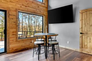 Tranquil Riverside Cabin with Expansive Trails near Elkins, Arkansas - 2