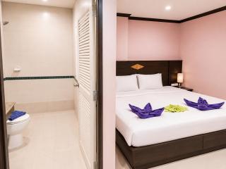 Hollywood Inn Love - 1