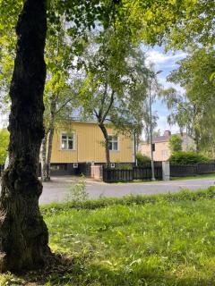 Spacious Family Apartment, Free Parking, Private Patio - 9