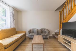 Modern 2BDR 2BA Oasis near Richmond and Twickenham - 1