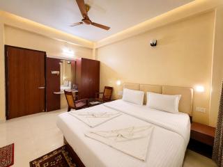 Hotel Golden Wave Puri - Baliapanda Housing Colony - Near Golden Beach- Parking - Restaurant - 5