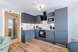 Harrogate House Apt 4 - Cheltenham Parade Loft - 3