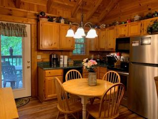 ER65 - Eagles Point - Great location, Close to all the action! cabin - 7