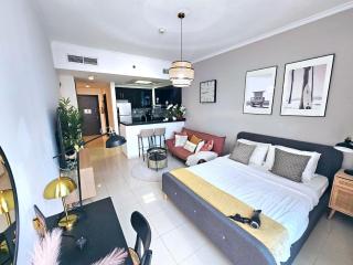 SUNRISE HOMES - A Stylish Studio in Botanica Tower - 7